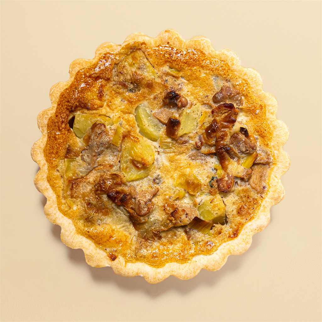 Mini tarta z kurkami, boczkiem i ziemniakami